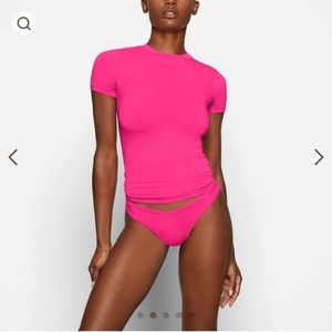 Skims Fuschia T shirt